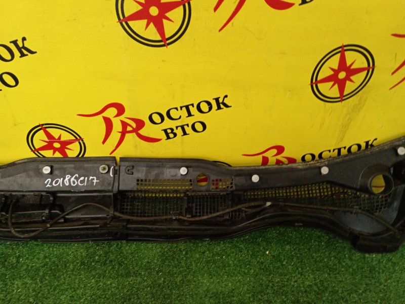 Решетка под лобовое стекло, 500 рублей, Красноярск