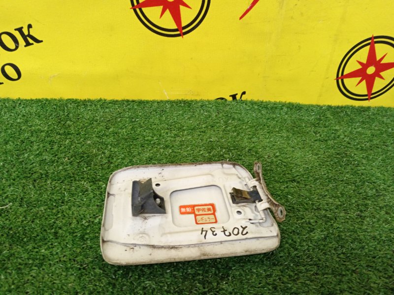 Лючок топливного бака, 500 рублей, Красноярск