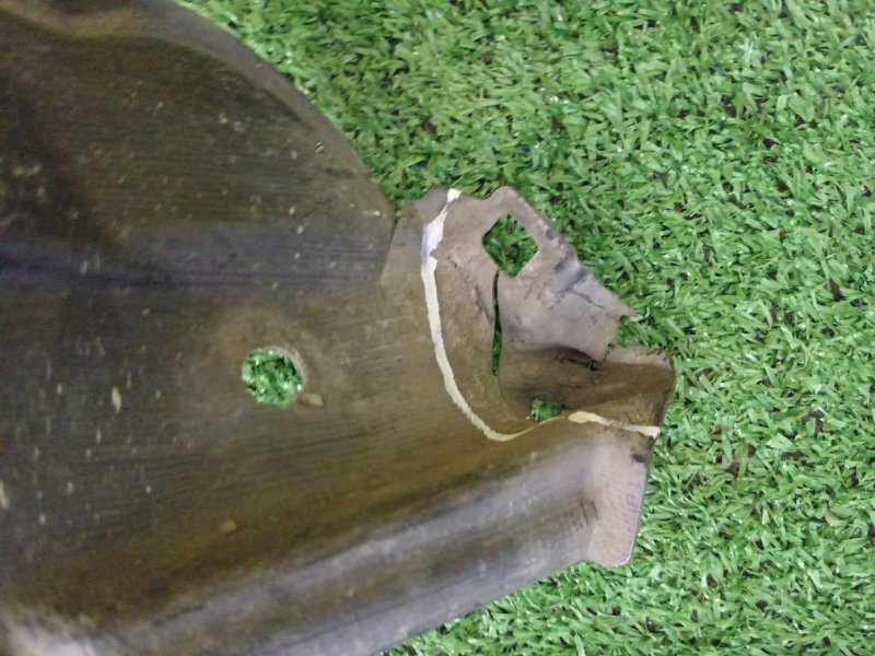 Подкрылок, 500 рублей, Красноярск