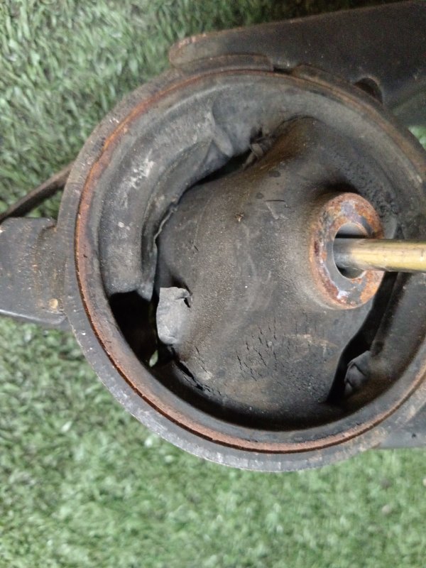 Подушка двигателя, 800 рублей, Красноярск