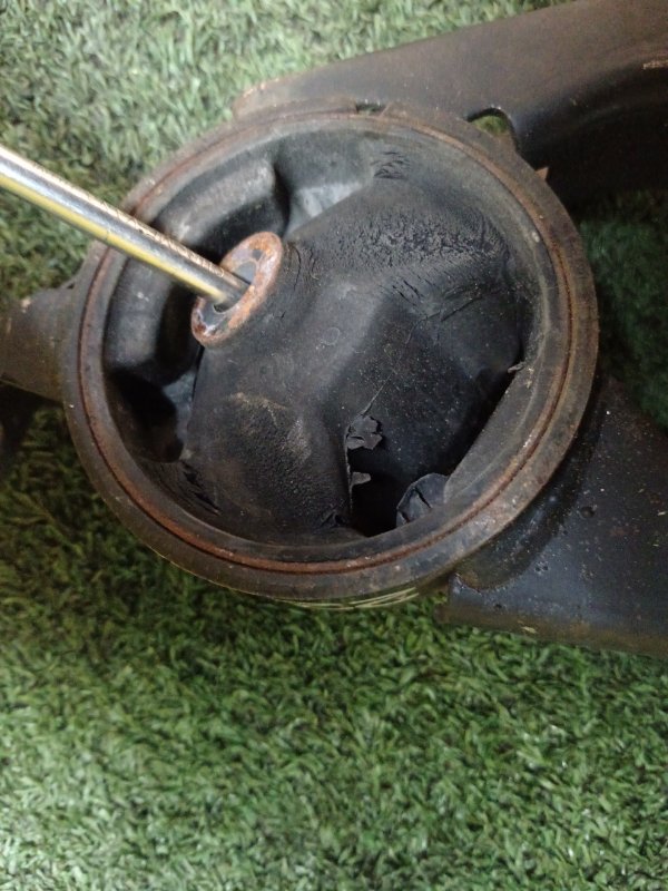 Подушка двигателя, 800 рублей, Красноярск