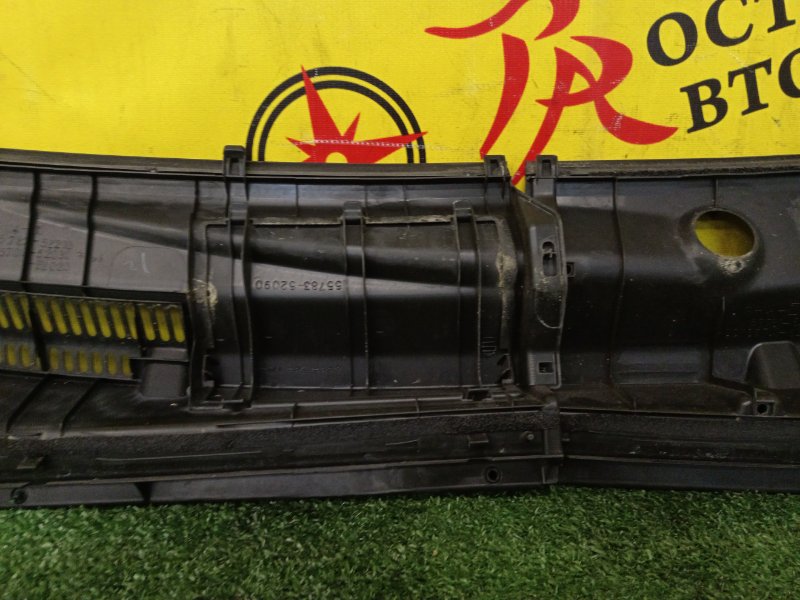 Решетка под лобовое стекло, 500 рублей, Красноярск