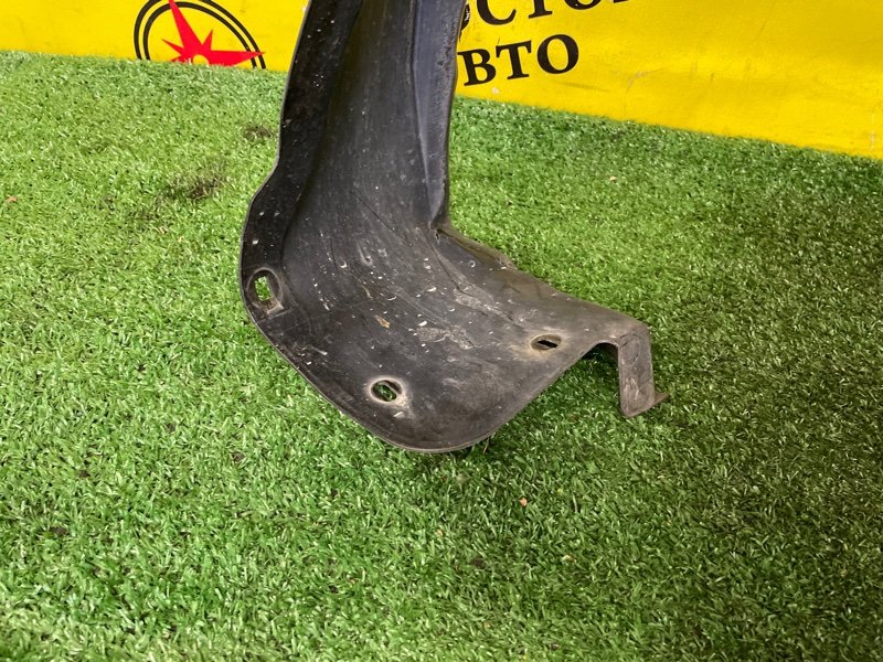 Подкрылок, 2000 рублей, Красноярск