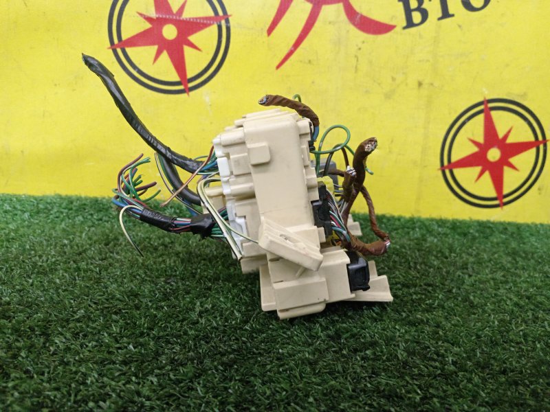 Блок предохранителей салонный, 500 рублей, Красноярск