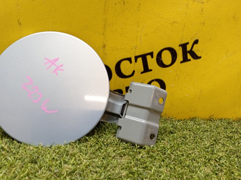 Лючок топливного бака, 500 рублей, Красноярск