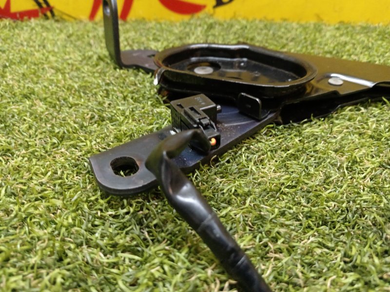 Рычаг стояночного тормоза, 1000 рублей, Красноярск