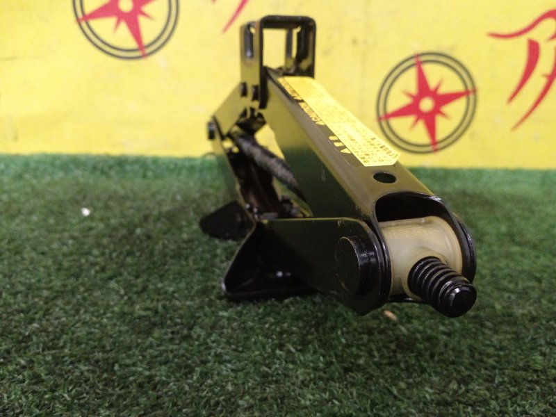 Домкрат, 1000 рублей, Красноярск