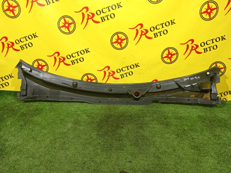 Решетка под лобовое стекло, 300 рублей, Красноярск