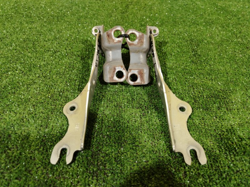 Петля капота, 200 рублей, Красноярск