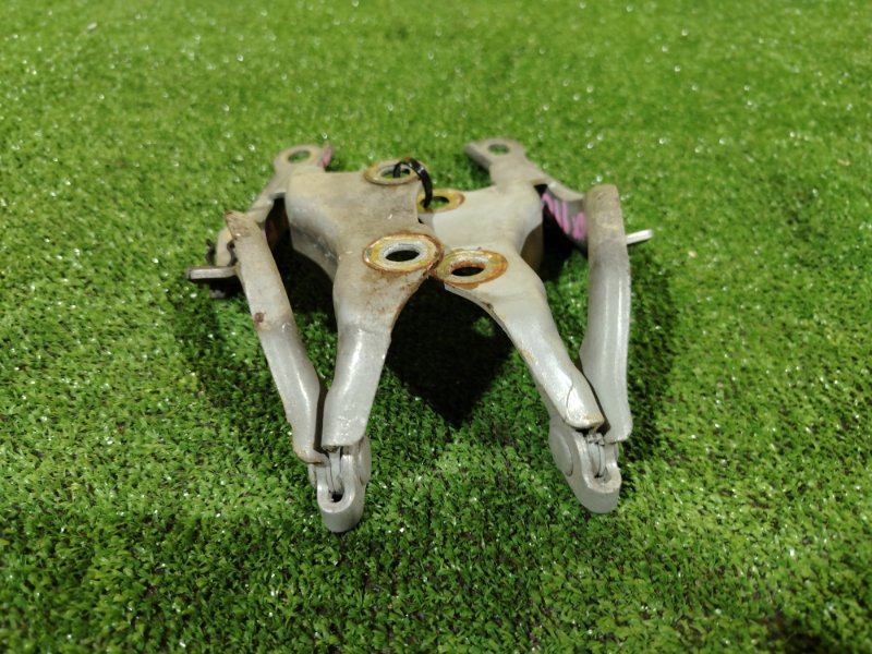 Петля капота, 1000 рублей, Красноярск