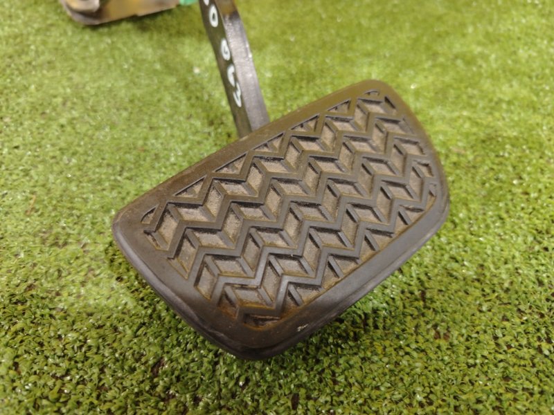 Педаль тормоза, 2000 рублей, Красноярск