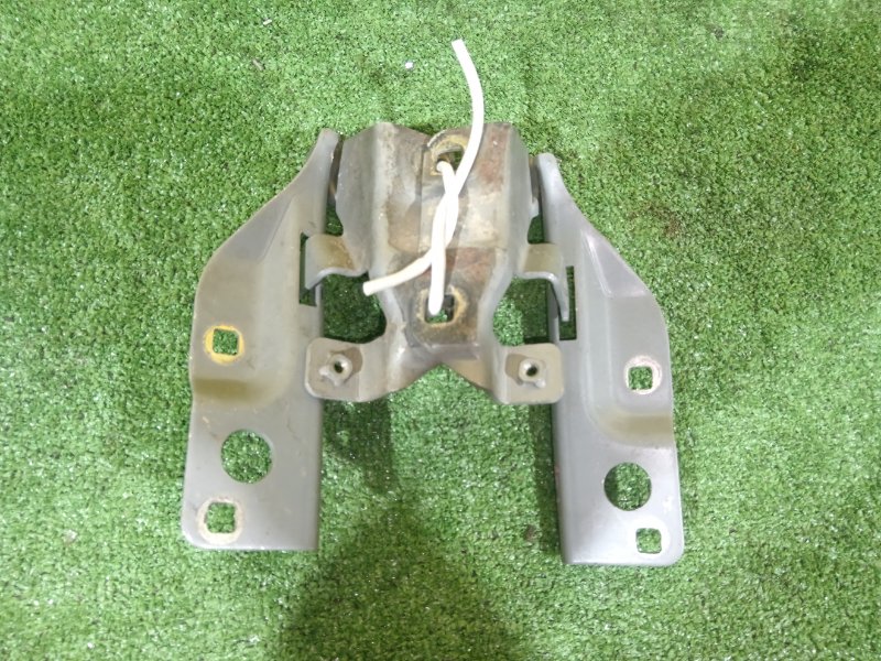 Петля капота, 300 рублей, Красноярск