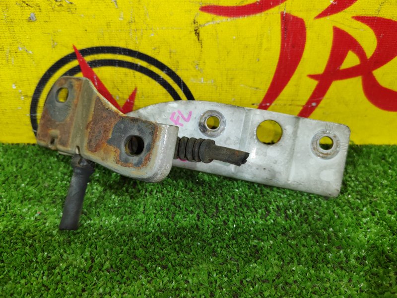 Петля капота, 300 рублей, Красноярск