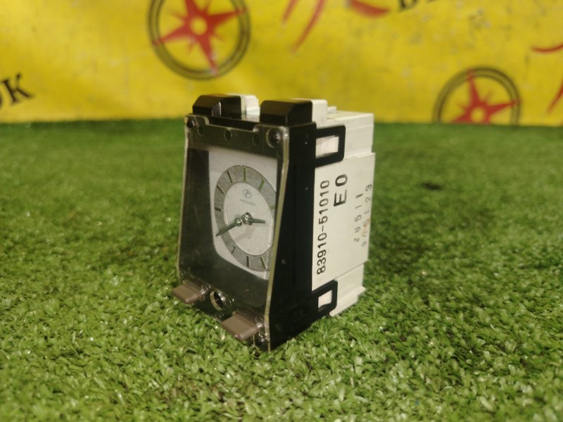 Часы, 2000 рублей, Красноярск