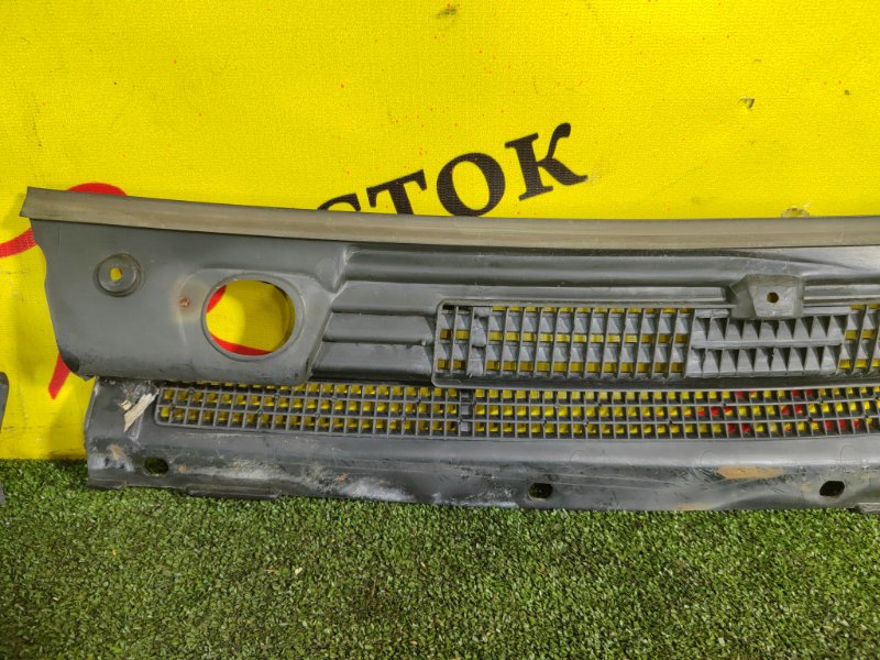 Решетка под лобовое стекло, 300 рублей, Красноярск