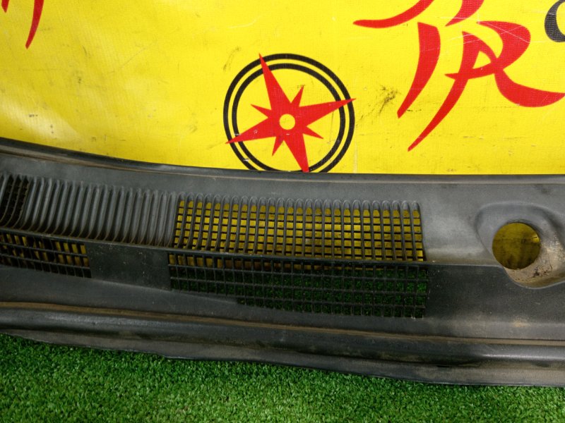 Решетка под лобовое стекло, 300 рублей, Красноярск