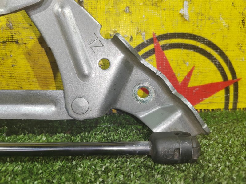 петля (шарнир крышки багажника), 800 рублей, Красноярск