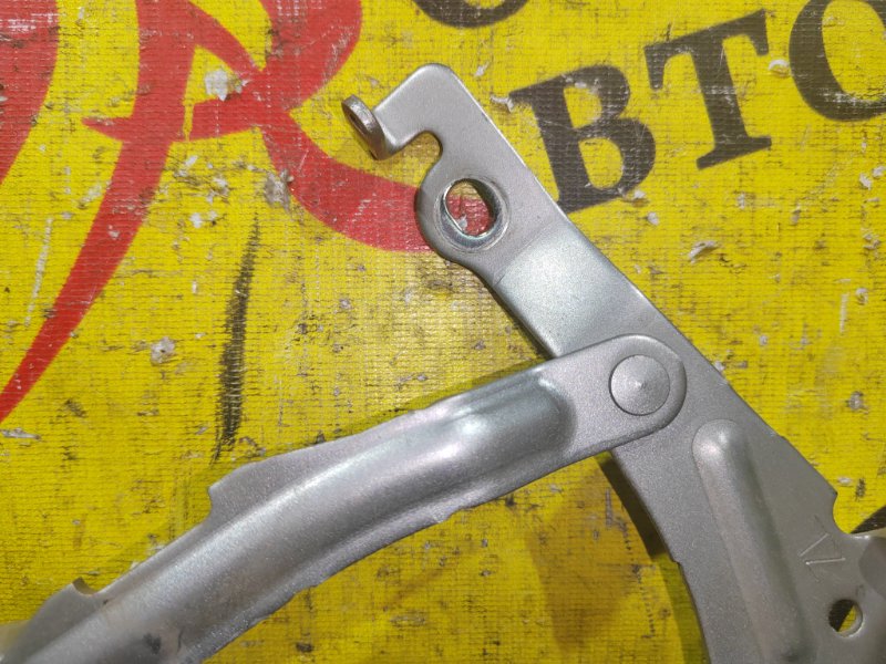 петля (шарнир крышки багажника), 800 рублей, Красноярск