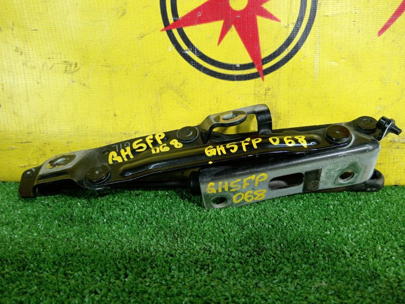 петля (шарнир крышки багажника), 1500 рублей, Красноярск