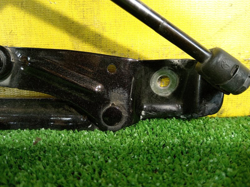 петля (шарнир крышки багажника), 1500 рублей, Красноярск