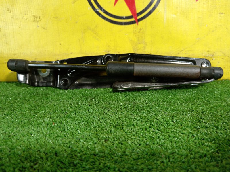 петля (шарнир крышки багажника), 1500 рублей, Красноярск