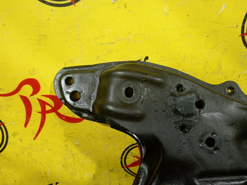 балка поперечная, 2000 рублей, Красноярск