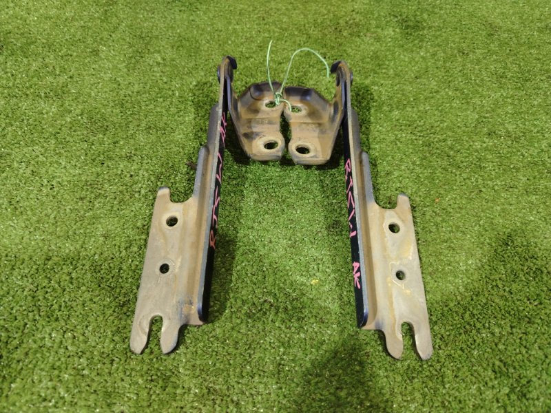 Петля капота, 300 рублей, Красноярск