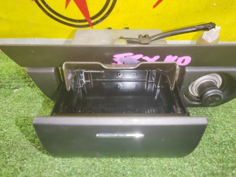 пластиковые детали салона, 2500 рублей, Красноярск