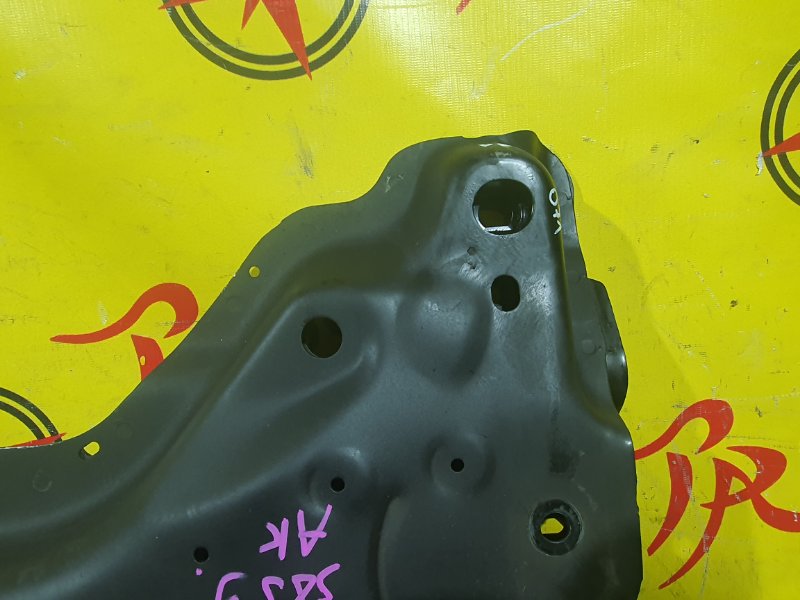 балка поперечная, 2000 рублей, Красноярск