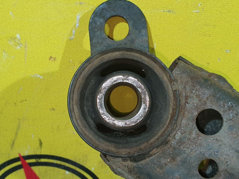 балка поперечная, 2000 рублей, Красноярск