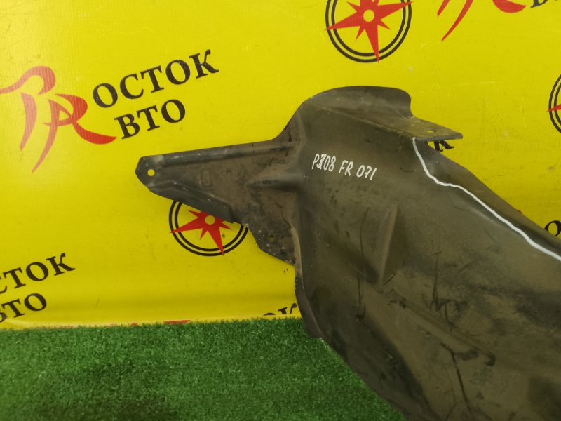 Подкрылок, 2000 рублей, Красноярск