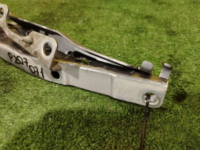 Петля капота, 500 рублей, Красноярск