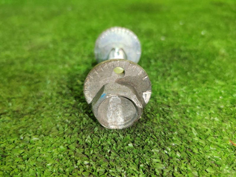 Болт развальный, 300 рублей, Красноярск