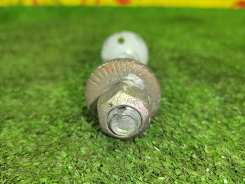 Болт развальный, 300 рублей, Красноярск