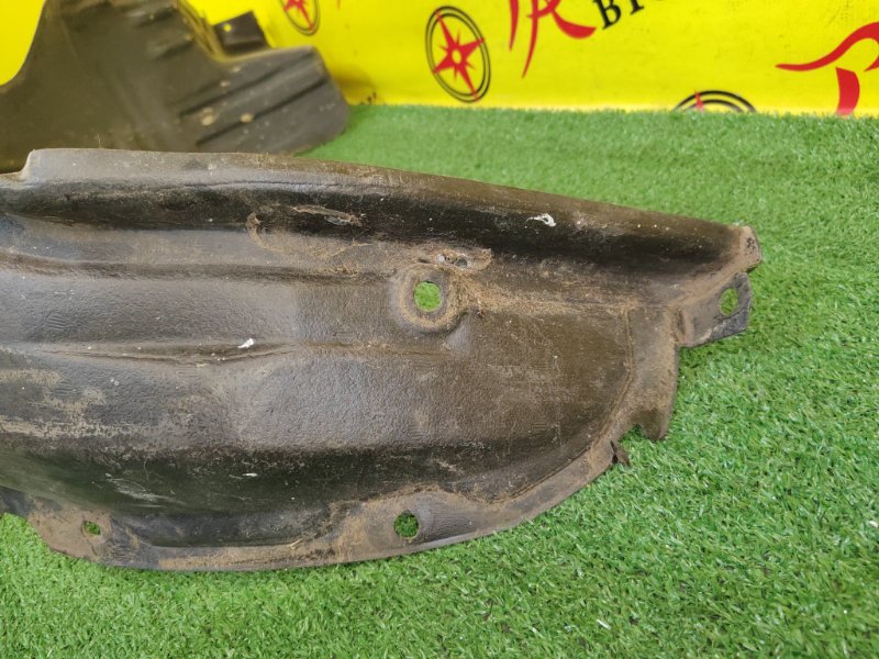 Подкрылок, 300 рублей, Красноярск