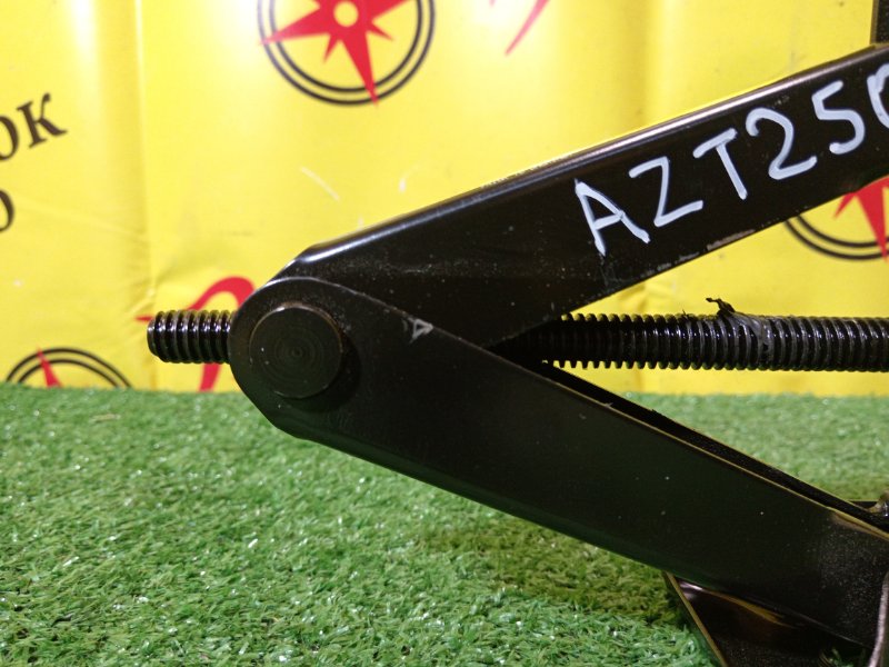 Домкрат, 2000 рублей, Красноярск