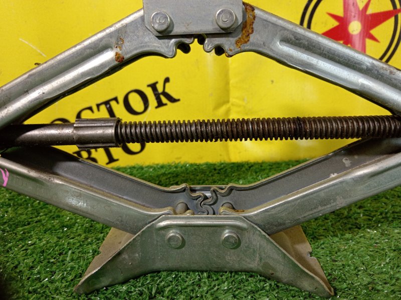 Домкрат, 2000 рублей, Красноярск