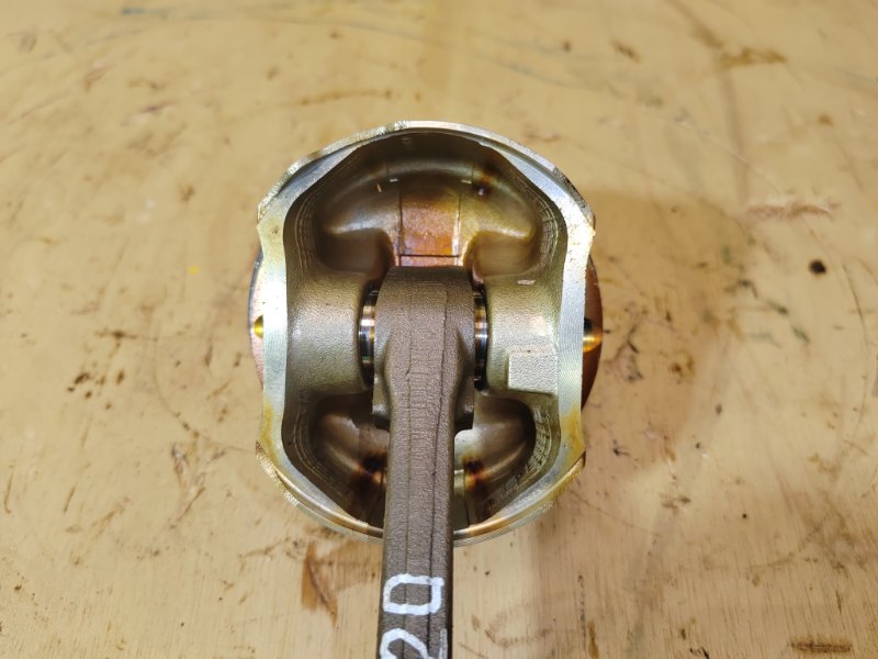 Поршень, 1000 рублей, Красноярск