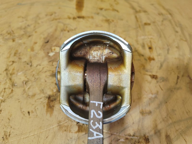 Поршень, 1000 рублей, Красноярск