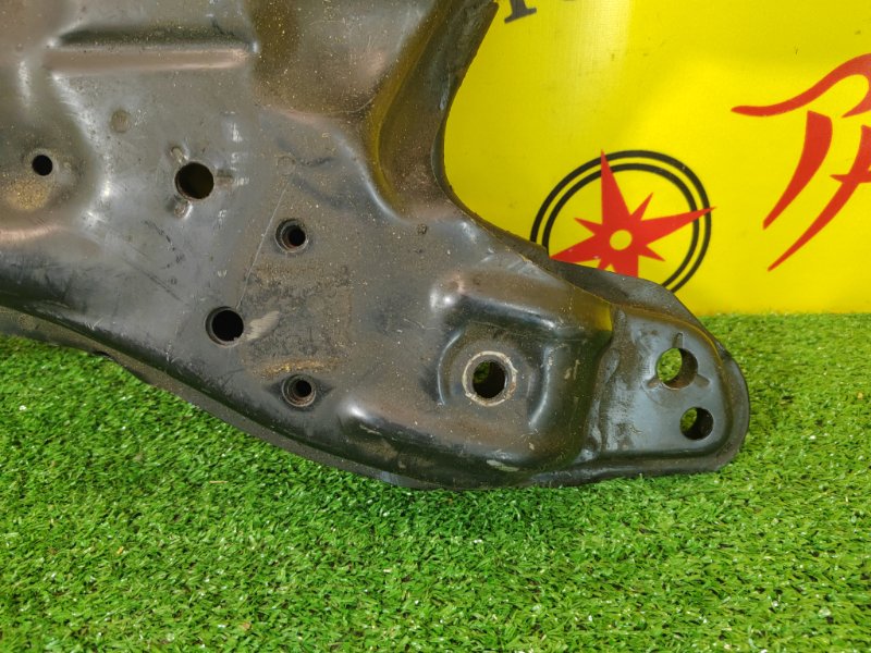 балка поперечная, 2000 рублей, Красноярск