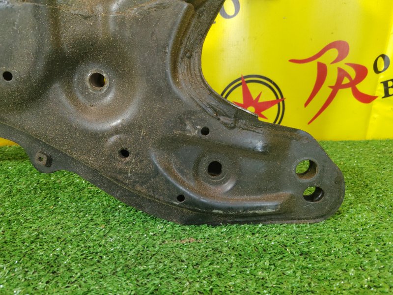 балка поперечная, 2000 рублей, Красноярск