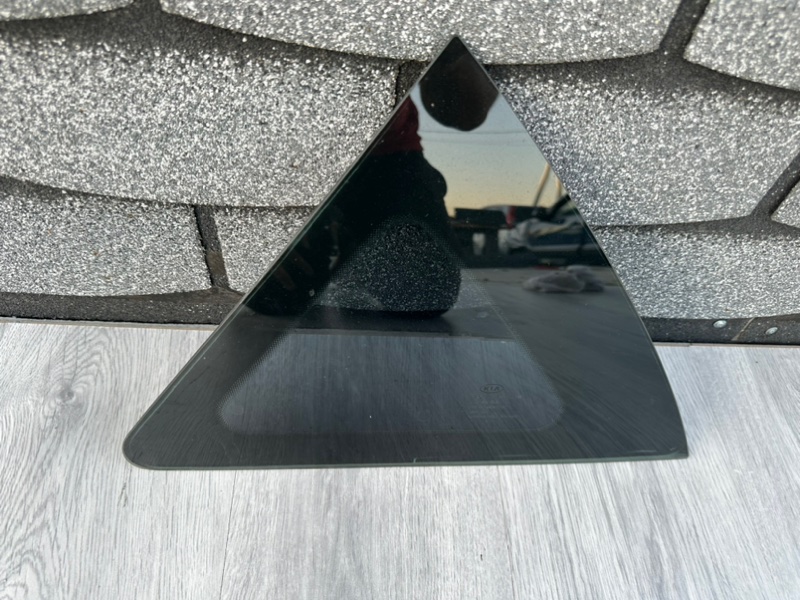 Стекло глухое зад. левое, 1000 рублей, Москва