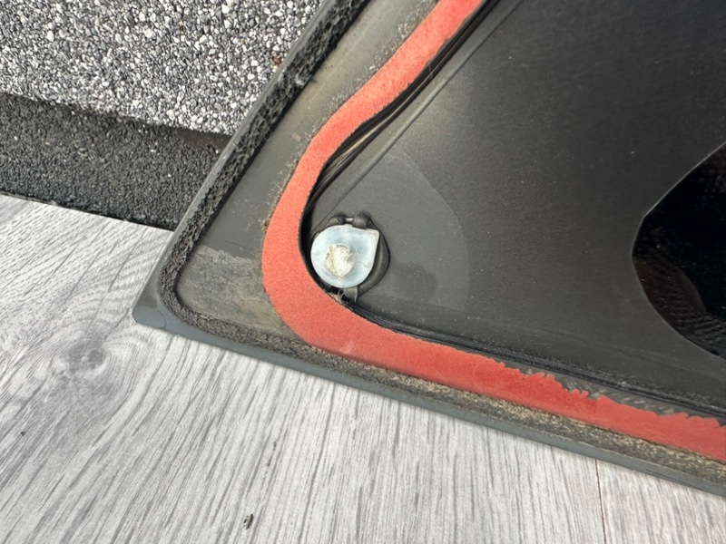 Стекло глухое зад. левое, 1000 рублей, Москва