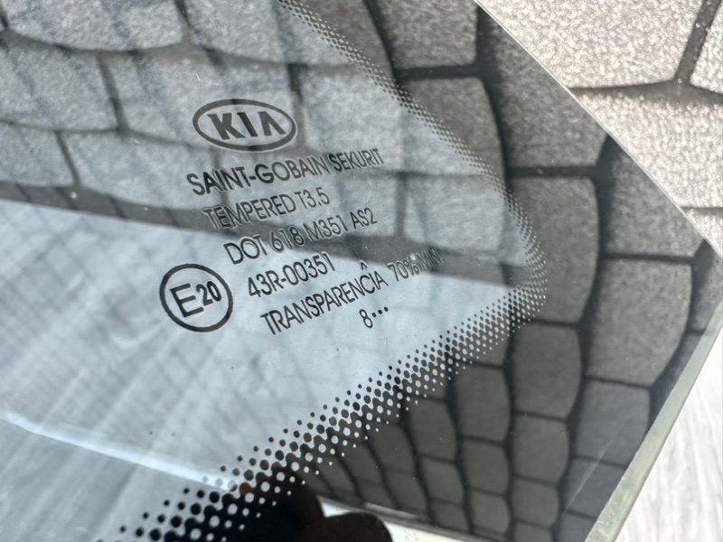 Стекло глухое зад. левое, 1000 рублей, Москва