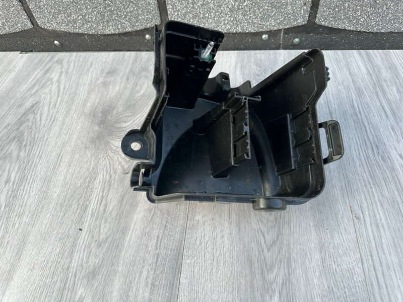 Корпус блока предохранителей, 2000 рублей, Москва