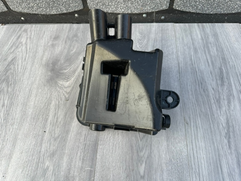 Корпус блока предохранителей, 2000 рублей, Москва