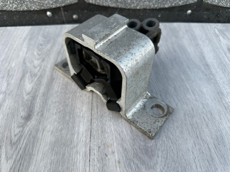 Опора двигателя, 2500 рублей, Москва