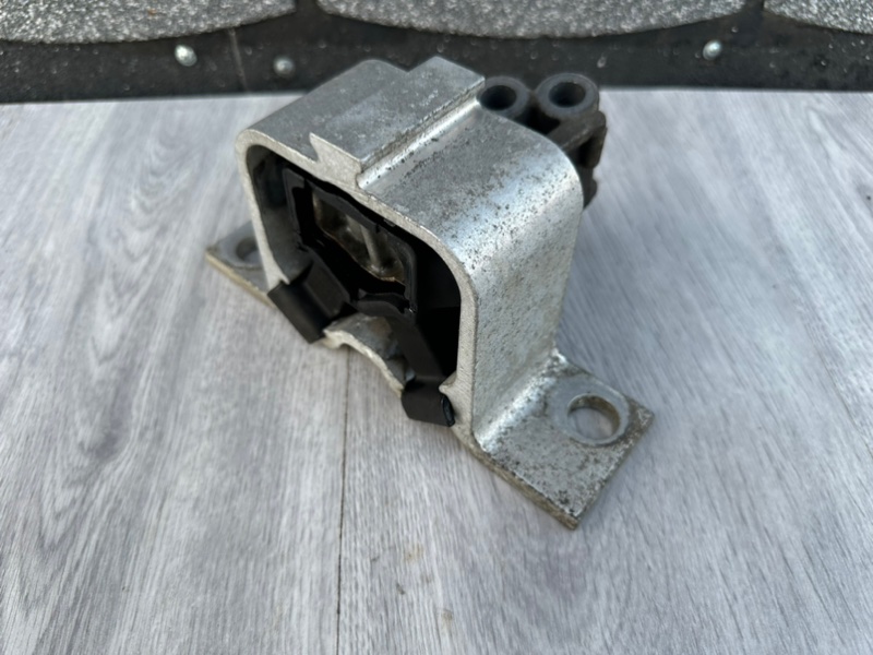 Опора двигателя, 2500 рублей, Москва