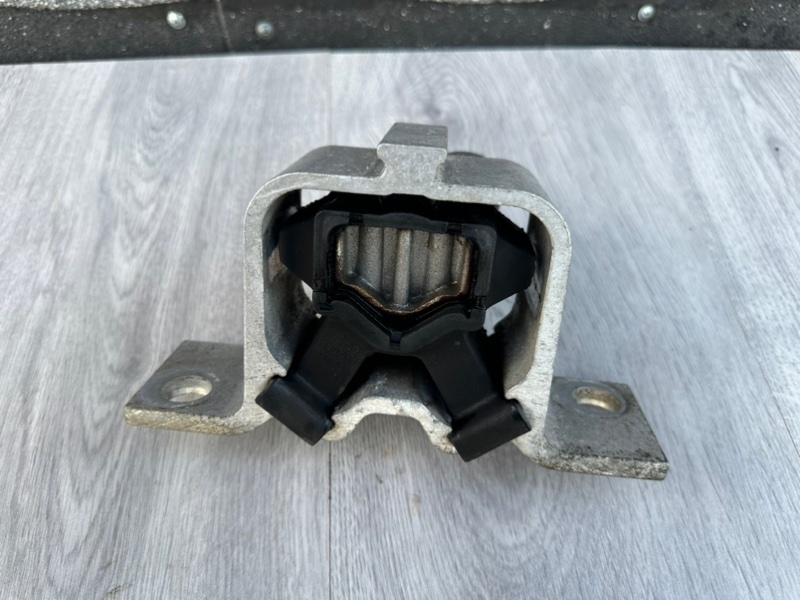 Опора двигателя, 2500 рублей, Москва