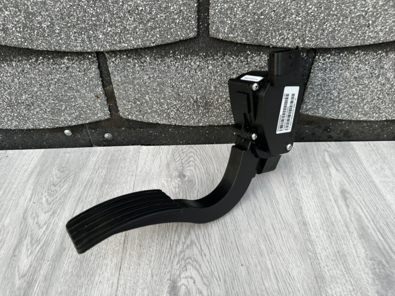 Педаль газа, 900 рублей, Москва